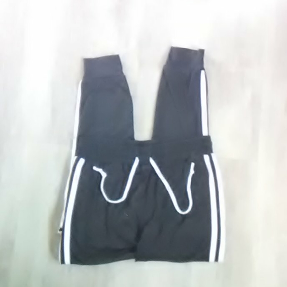 Blàck sweats - Picture 1 of 2